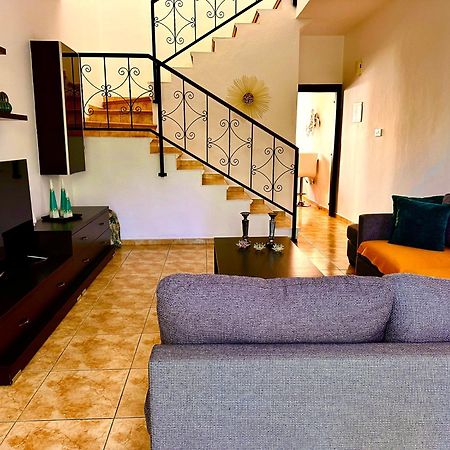 Nanas Vacation House Пафос Экстерьер фото